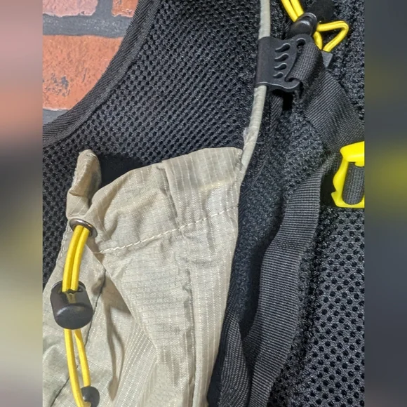 Trail Running Vest - Local Lion - Picture 3 of 14